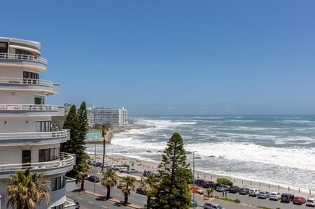 2 Bedroom Apartment in Sea Point