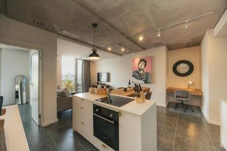 2 Bedroom Apartment in Sea Point