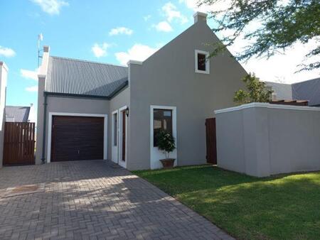 3 Bedroom House in Roux Park