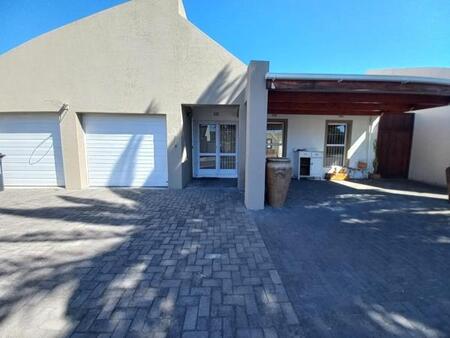 3 Bedroom House in Greenways Golf Estate