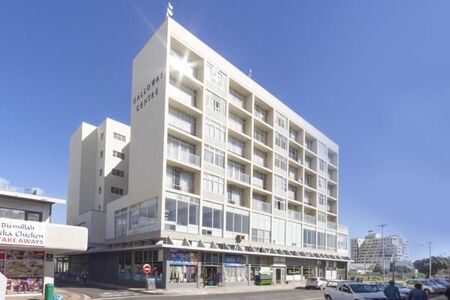 1 Bedroom Apartment in Strand Central