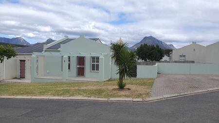 3 Bedroom House in Cloetesville