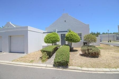 3 Bedroom House in Nuutgevonden