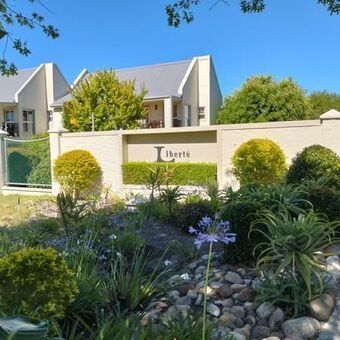 3 Bedroom Townhouse in Onder Papegaaiberg