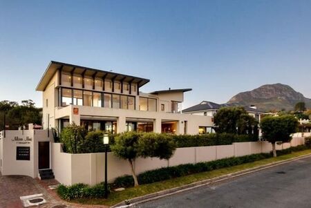 4 Bedroom House in Briza