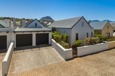 3 Bedroom House in Schonenberg Estate