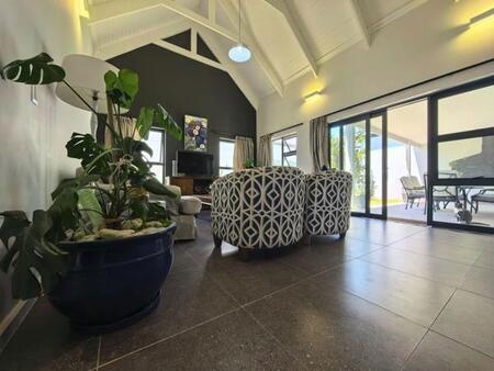 4 Bedroom House in Sitari