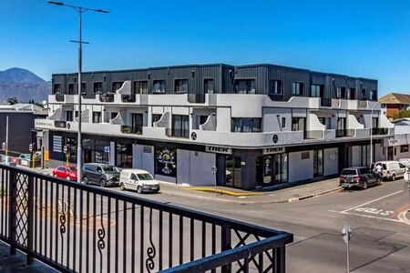 1 Bedroom Apartment in Somerset West Central