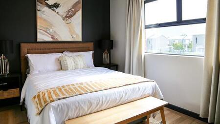 3 Bedroom Apartment in Somerset West Central