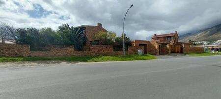 3 Bedroom House in Gordons Bay Central