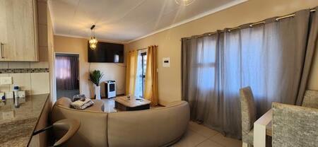 2 Bedroom Townhouse in Verwoerdpark