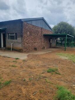 1 Bedroom Apartment in Jan Kempdorp