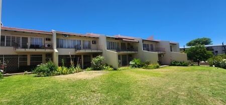 3 Bedroom Duplex in Middelpos