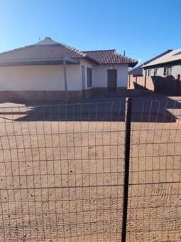 3 Bedroom House in Postmasburg