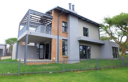 3 Bedroom House in Sonheuwel