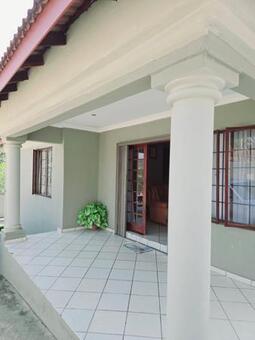 3 Bedroom House in Stonehenge