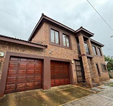 4 Bedroom Townhouse in Lydenburg