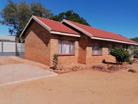 3 Bedroom House in Nylpark