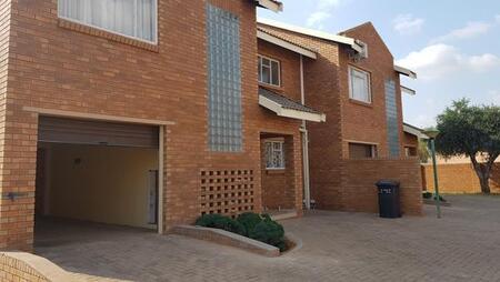 3 Bedroom Duplex in Lephalale (Ellisras)