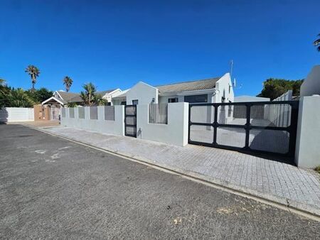 3 Bedroom House in Blouberg Rise