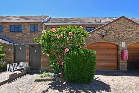 3 Bedroom Townhouse in Tokai