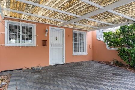 2 Bedroom House in Claremont