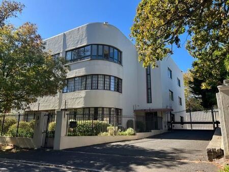 3 Bedroom Apartment in Kenilworth