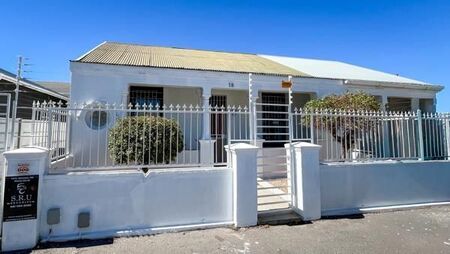 3 Bedroom House in Wynberg