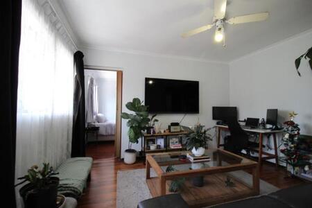 1 Bedroom Apartment in Crawford