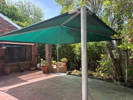 2 Bedroom House in Constantia