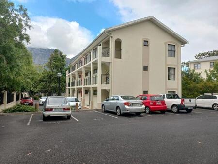 1 Bedroom Apartment in Rondebosch