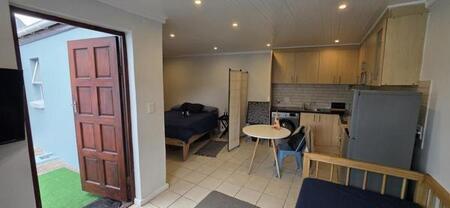 Bachelor apartment in Rosebank