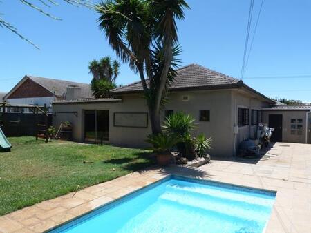 3 Bedroom House in Plumstead