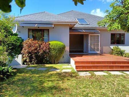 2 Bedroom House in Claremont