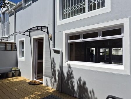 2 Bedroom House in Claremont Upper
