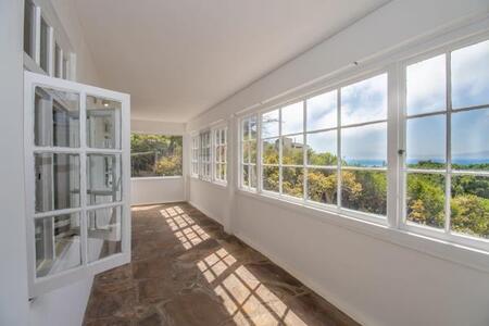 4 Bedroom House in Kalk Bay