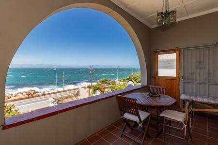 4 Bedroom House in Fish Hoek