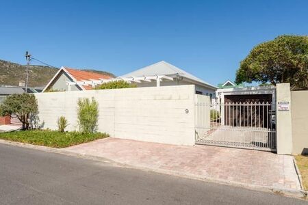 2 Bedroom House in Fish Hoek
