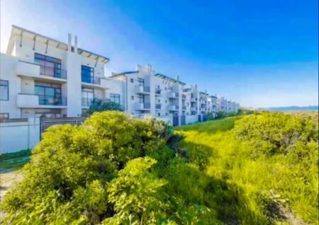 3 Bedroom Townhouse in Muizenberg