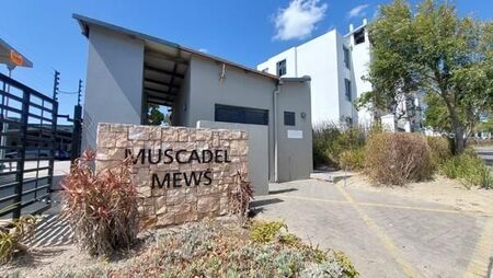 1 Bedroom Duplex in Burgundy Estate