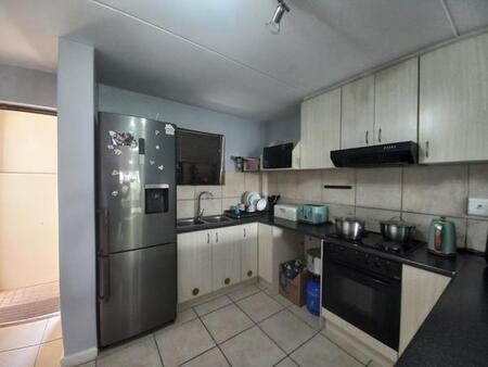 2 Bedroom Apartment in Burgundy Estate