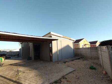 2 Bedroom House in Scottsdene