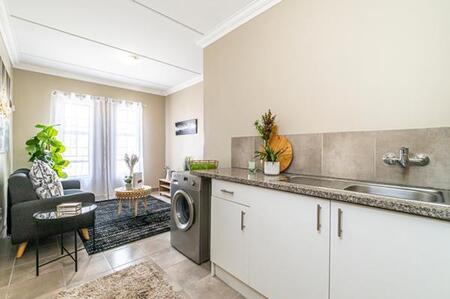 2 Bedroom Apartment in Scottsdene