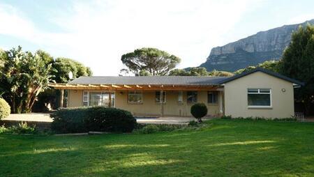 4 Bedroom House in Hout Bay and surrounds