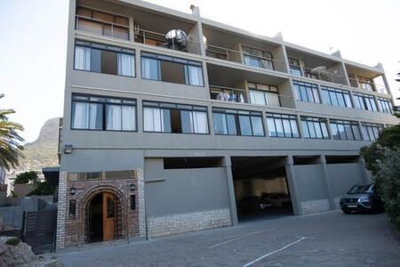 2 Bedroom Apartment in Hout Bay and surrounds