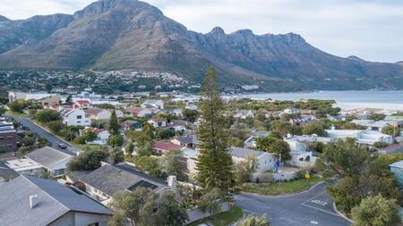 3 Bedroom Flat in Hout Bay and surrounds