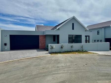 2 Bedroom Townhouse in Graanendal