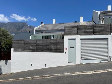 2 Bedroom House in Tamboerskloof