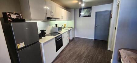 Bachelor apartment in Observatory