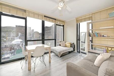 1 Bedroom Apartment in Zonnebloem